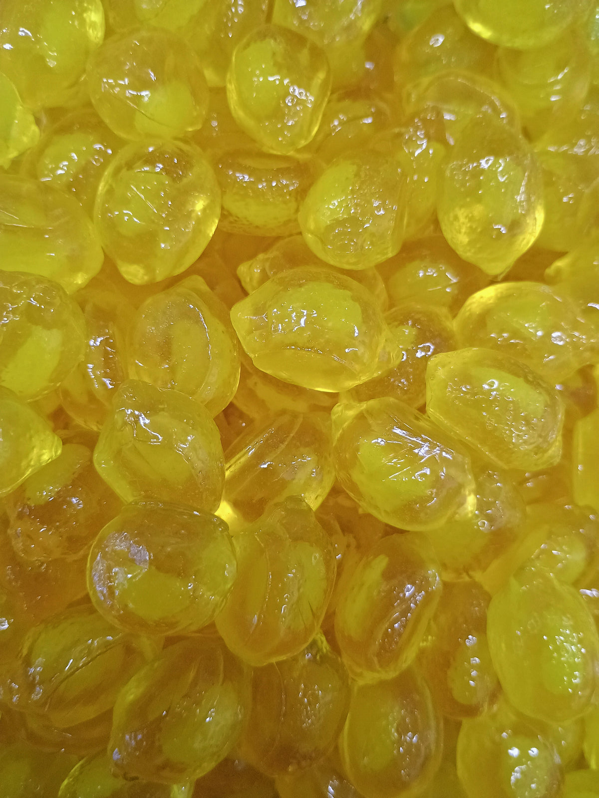 Clever 3D Gummy Filled Fruit Lemons