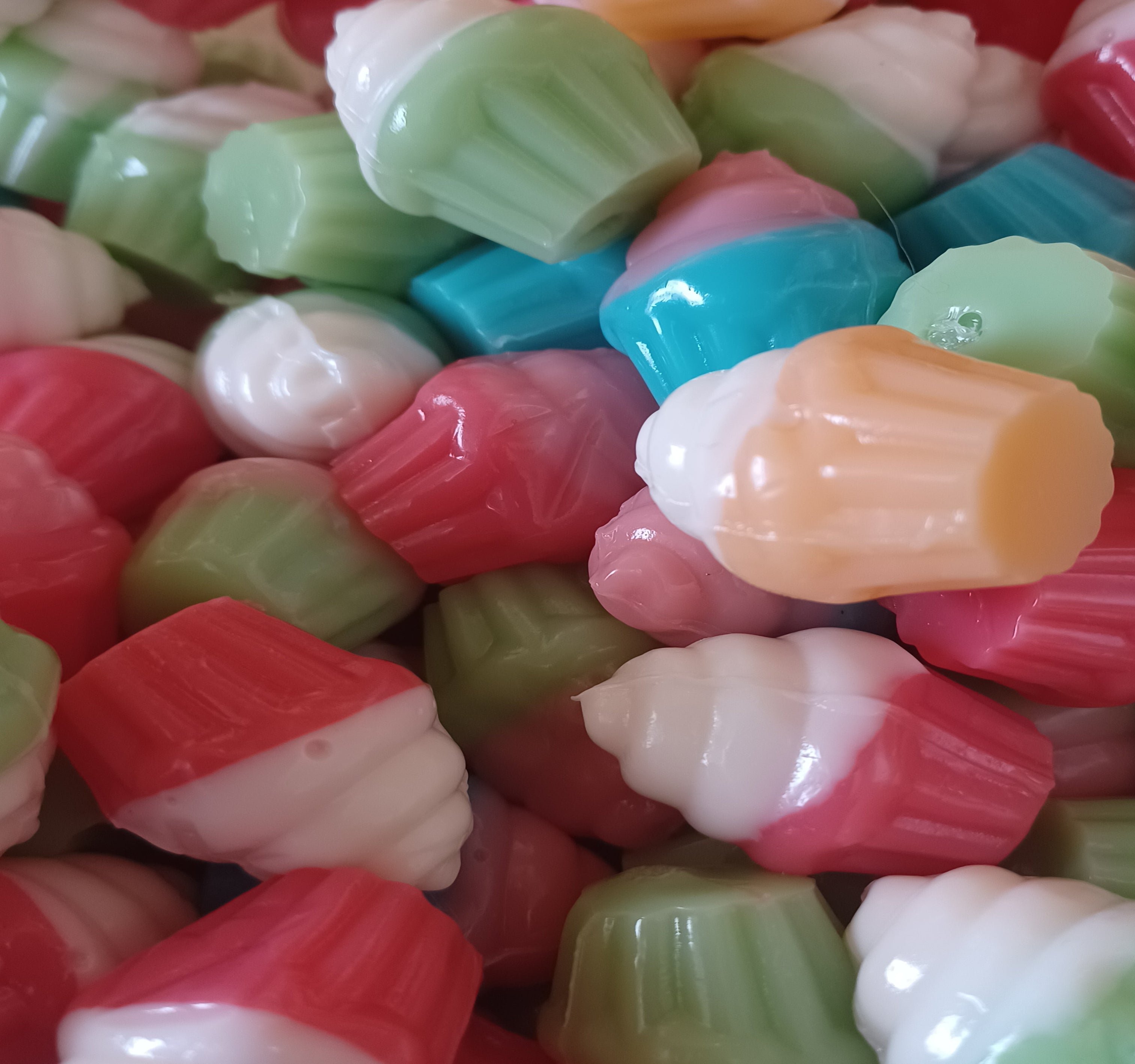 Clever 3D Gummy Cupcakes