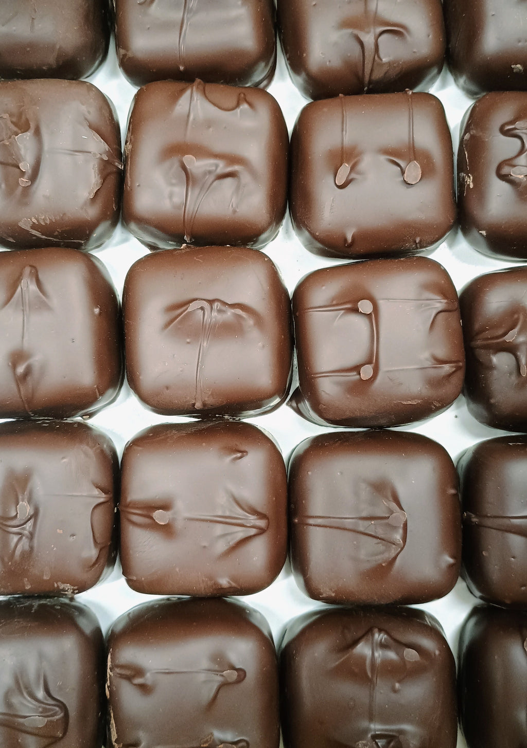 Asher Dark Chocolate Jumbo Marshmallow 10.5 oz Gift Box