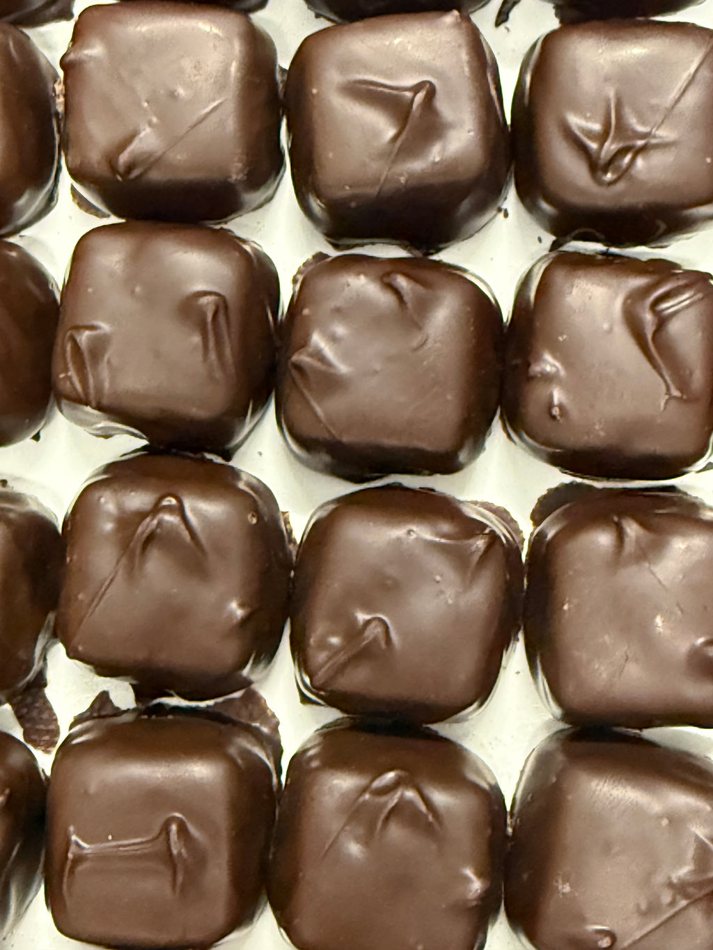Asher Dark Chocolate Mocha Latte Flavored Caramels 9.8 oz Gift Box