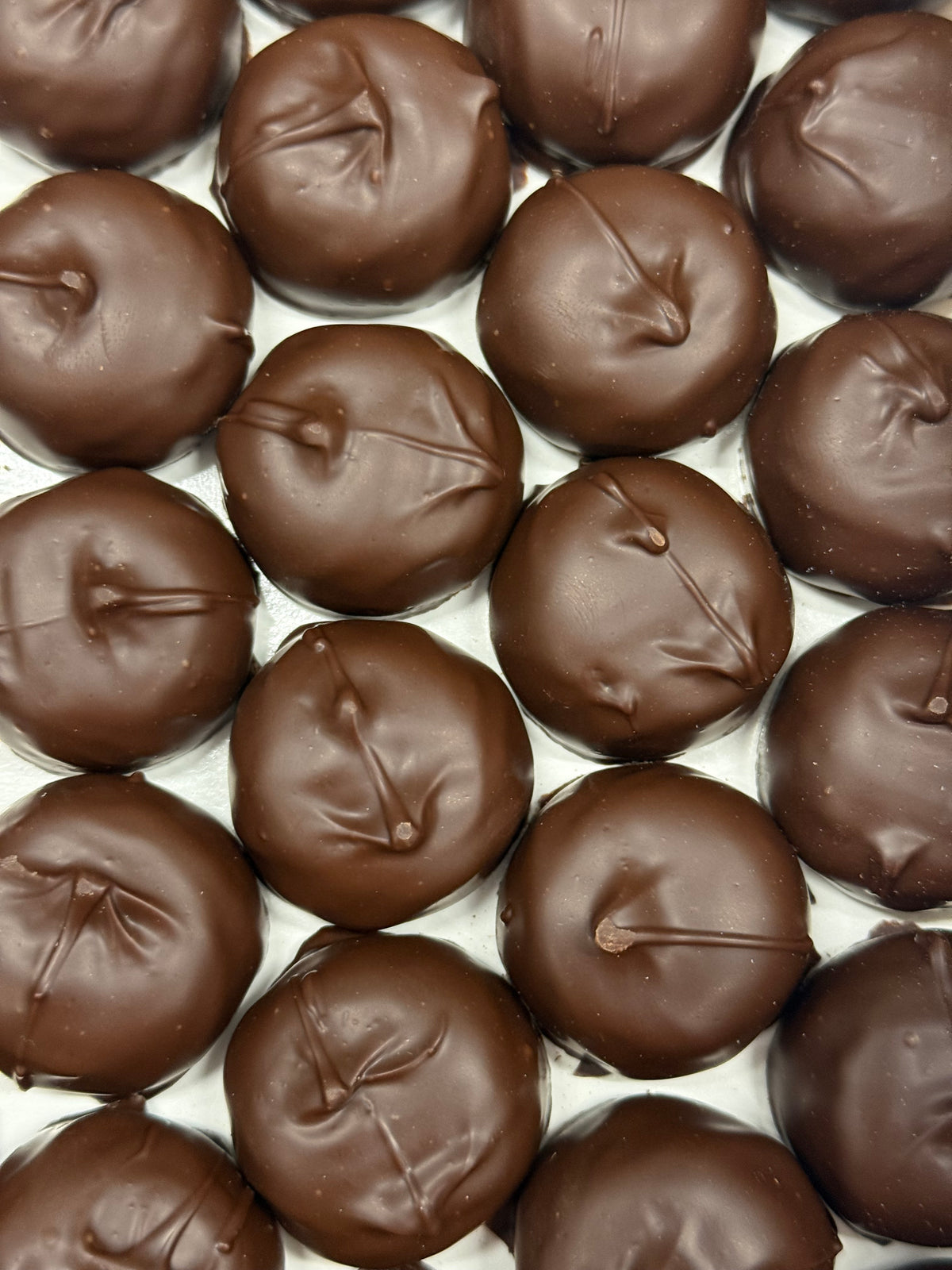 Asher Dark Chocolate Small Vanilla Marshmallow 7.5 oz Gift Box