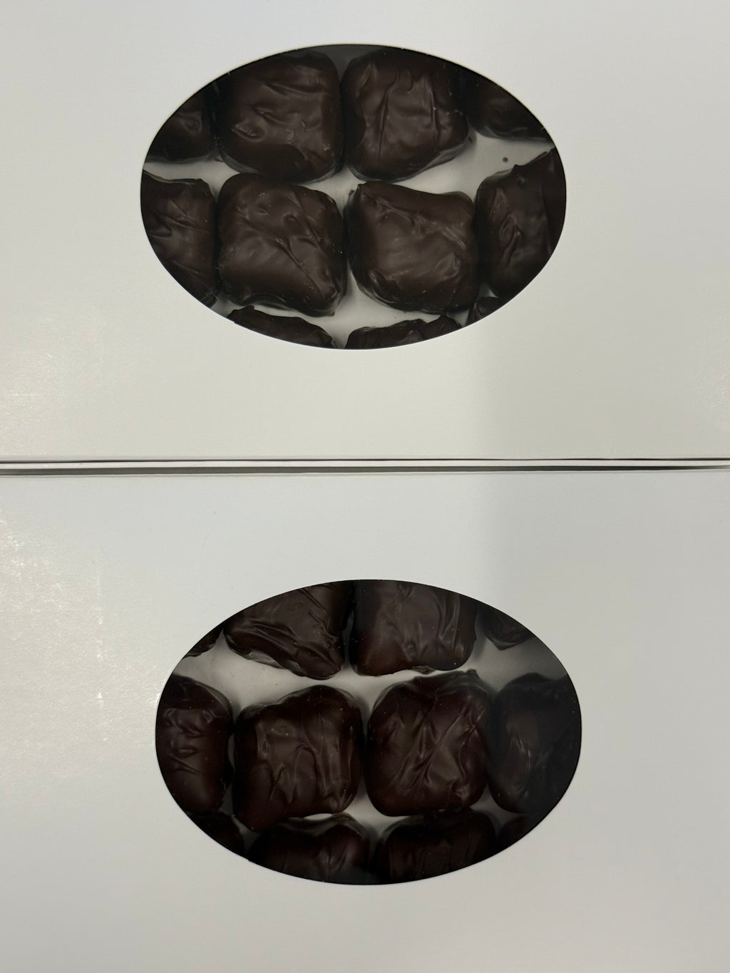 Asher Dark Chocolate Strawberry Cream 10.6 oz Gift Box