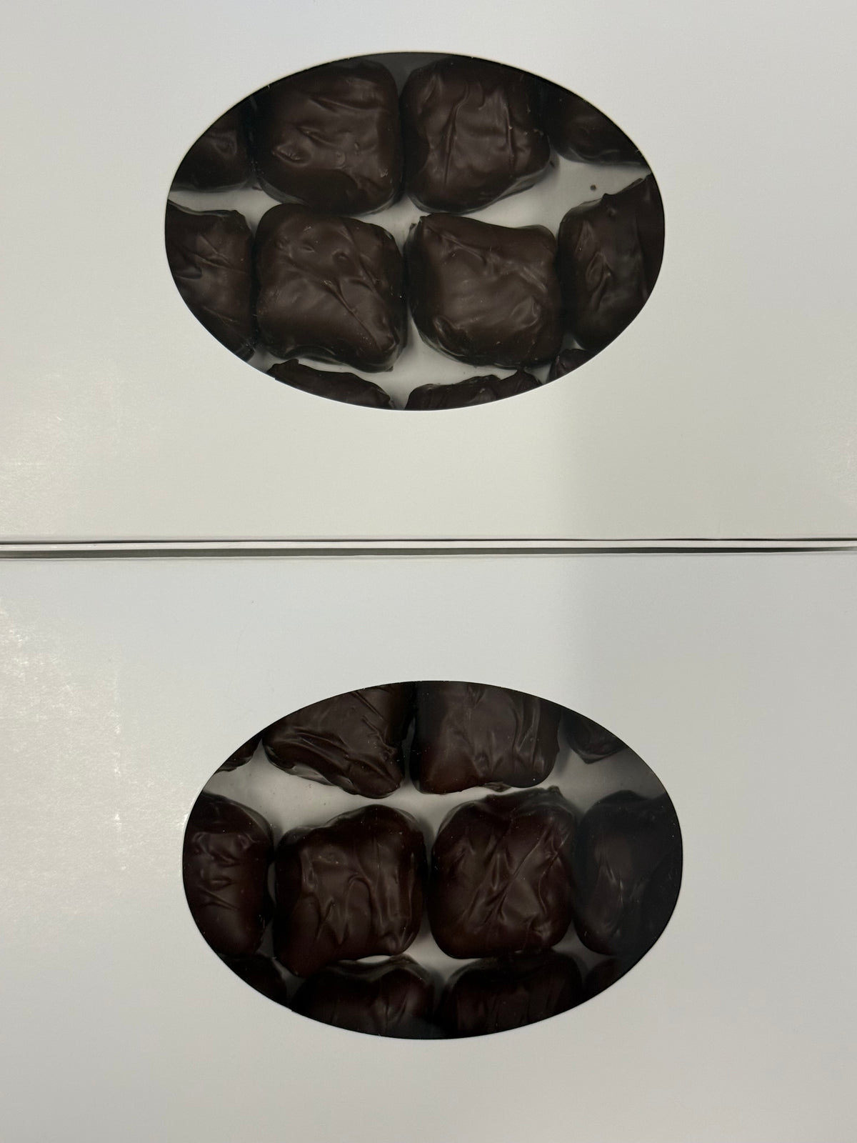 Asher Dark Chocolate Strawberry Cream 10.6 oz Gift Box