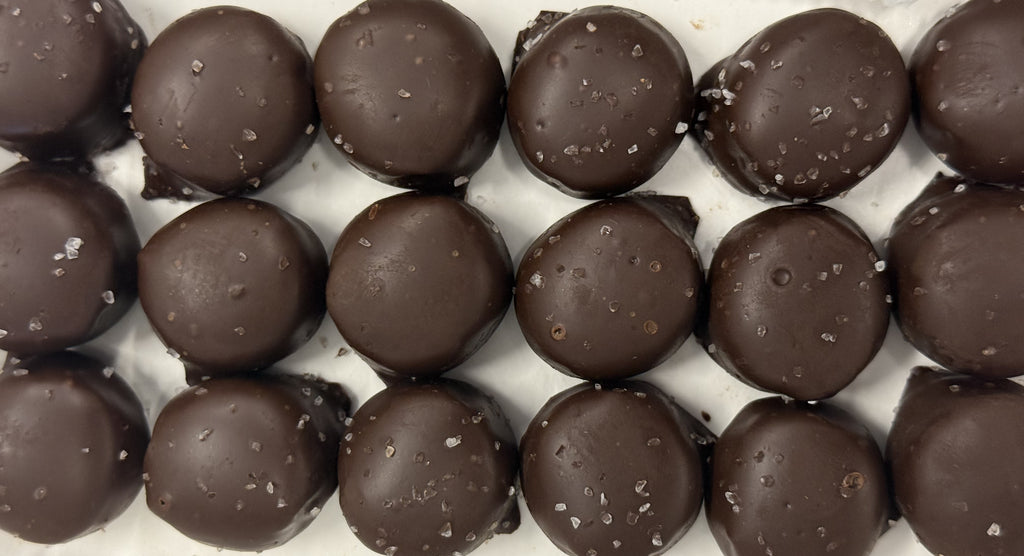 Asher Dark Chocolate Vanilla Butter Cream with Sea Salt 8 oz Gift Box