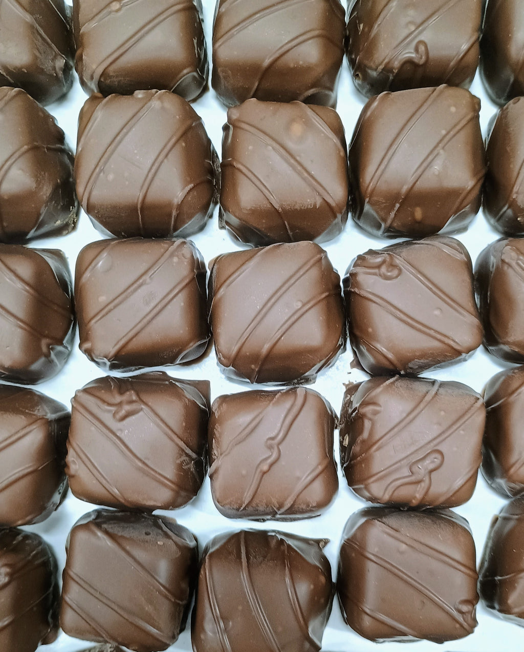 Asher Milk Chocolate Fudge Meltaway 8.8 oz Gift Box