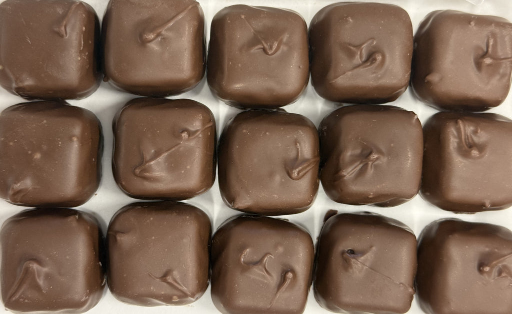 Asher Milk Chocolate Butter Rum Flavored Caramels 10 oz Gift Box