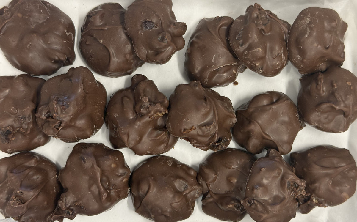 Asher Milk Chocolate Raisin Clusters 7.1 oz Gift Box
