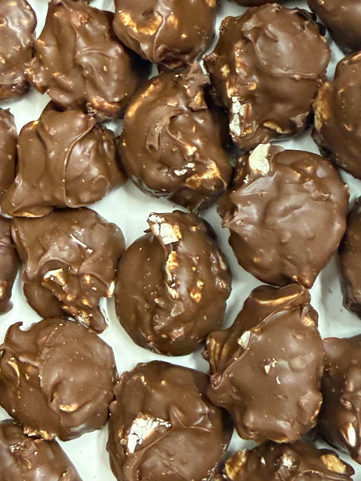Asher Sugar Free Milk Chocolate Cashew Clusters 6.7 oz Gift Box