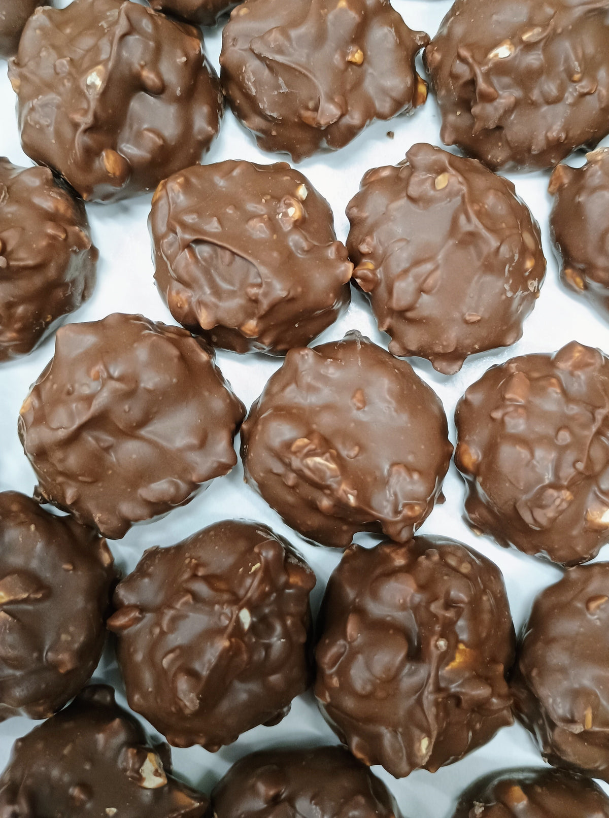 Asher Sugar Free Milk Chocolate Peanut Clusters 6 oz Gift Box